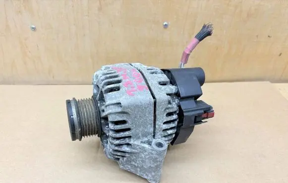 Fiat 500L Generator/alternator 51880175 TG12S111 2114027032