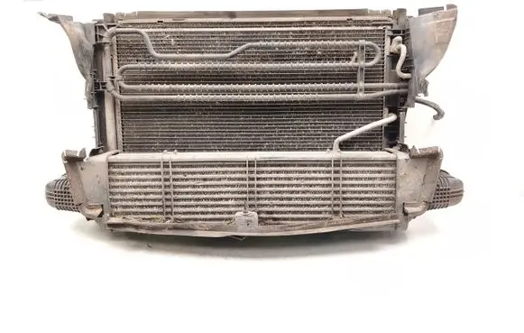 Mercedes-Benz C W204 Radiator set A2045000393
