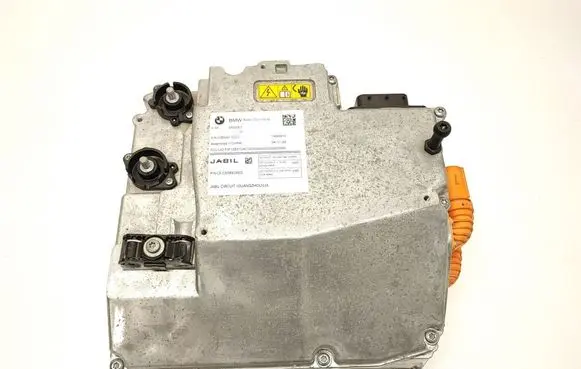 BMW 4 G22 G23 G24 G26 Voltage converter inverter 5A5ADE3