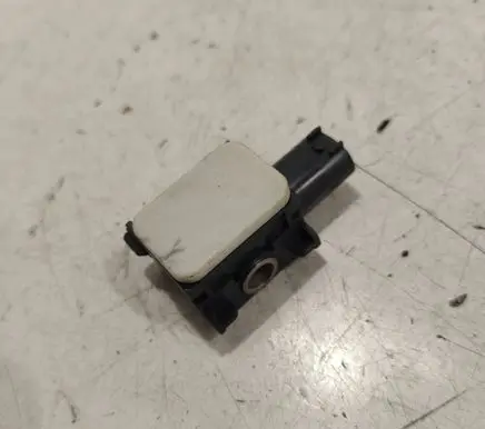 Mercedes-Benz R W251 Airbag deployment crash/impact sensor 0038202826