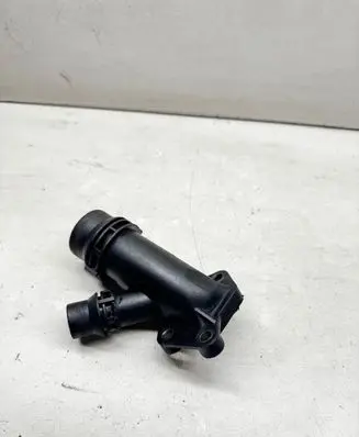 BMW 5 E39 Engine coolant pipe/hose 11122247744 2247744