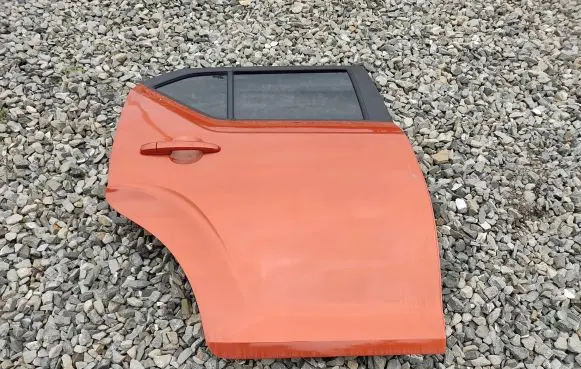 Suzuki Ignis Rear door