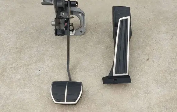 BMW X3 E83 Accelerator throttle pedal 6769182 260407 25916010