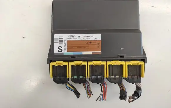 Ford Mondeo Mk III Comfort/convenience module 3S7T15K600