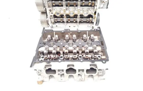 Seat Ibiza V (KJ) Engine head 04C103404L 04C103479H
