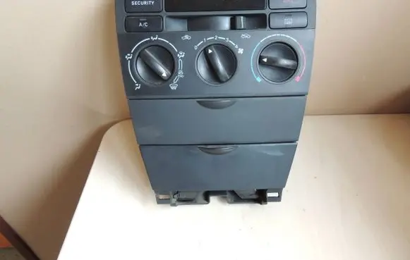 Toyota Corolla E120 E130 Climate control/heater control trim 554110260