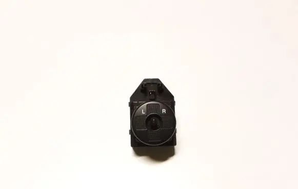Wing mirror switch