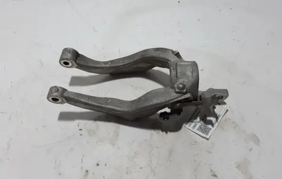 Volvo S90, V90 Lower shock absorber bracket 31360635