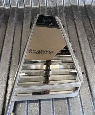 BMW X3 G01 Rear vent window glass 741005512 7410055 FAS00683