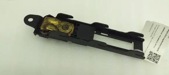 Volkswagen PASSAT B5.5 Seat belt adjustment rail 3B0857819C
