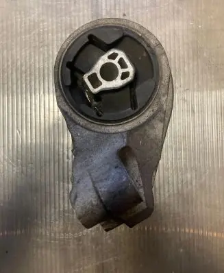 Opel Antara Engine mount bracket X01187