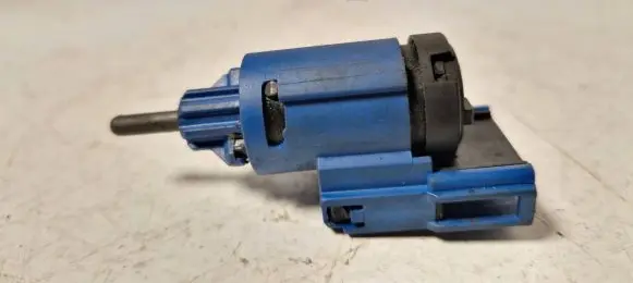 Clutch pedal sensor