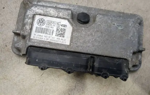 Volkswagen Polo IV 9N3 Engine control unit/module 03C906024CD Bc0102605e