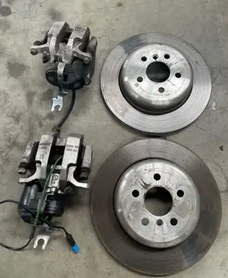 BMW 2 G42 Brake discs and calipers set 33020