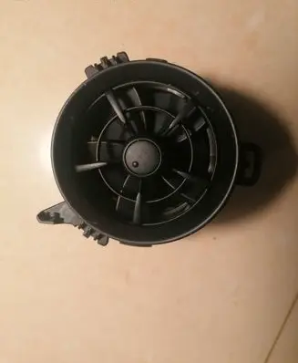 Toyota Yaris Dashboard side air vent grill/cover trim 5556862280