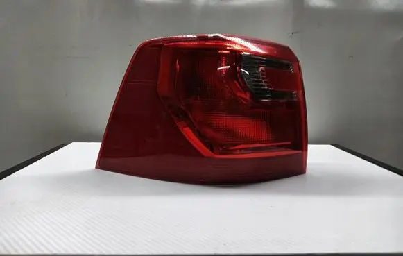 Seat Alhambra (Mk1) Rear/tail lights 7N5945095H