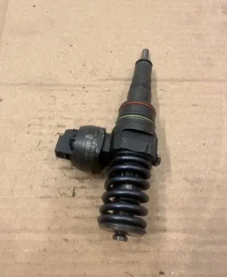 Seat Alhambra (Mk1) Fuel injector 038130073ba