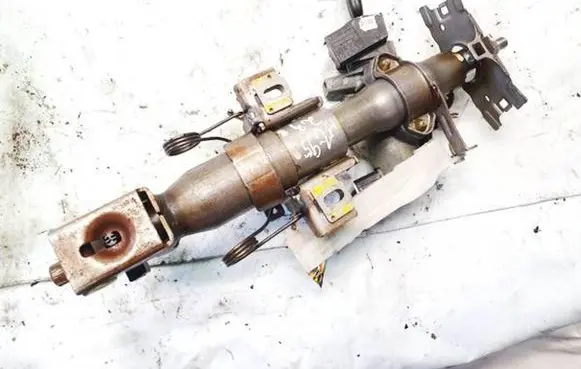 Toyota Avensis T250 Steering wheel axle 2215824a