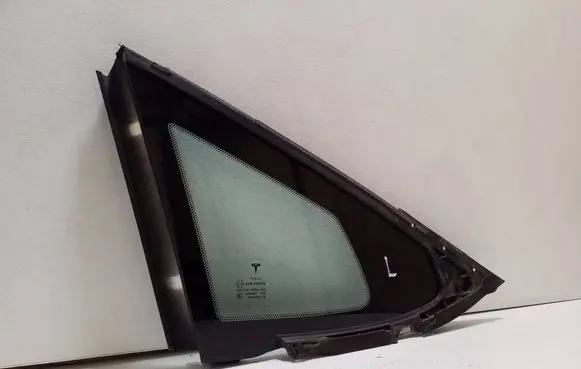 Tesla Model S Rear side window 105182000A