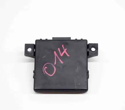 Audi A5 Sportback 8TA Gateway control module 8R0907468A 8R0907468L