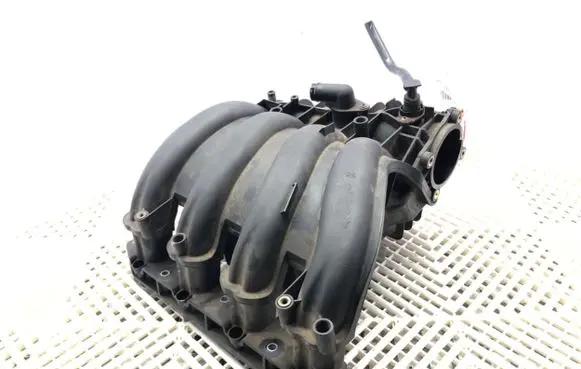 BMW 1 E81 E87 Intake manifold 7518751