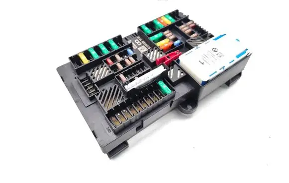 BMW X4M F98 Fuse module 6828076 P00166265-AA