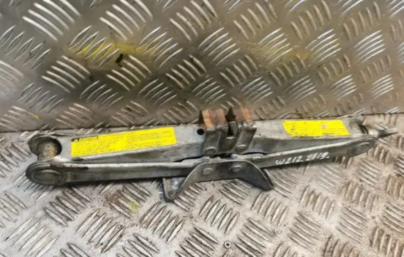 Mercedes-Benz E W212 Lift Jack 