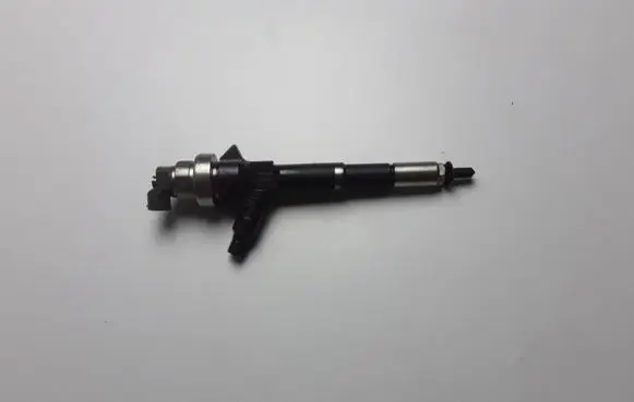 Opel Mokka Fuel injector 55567729