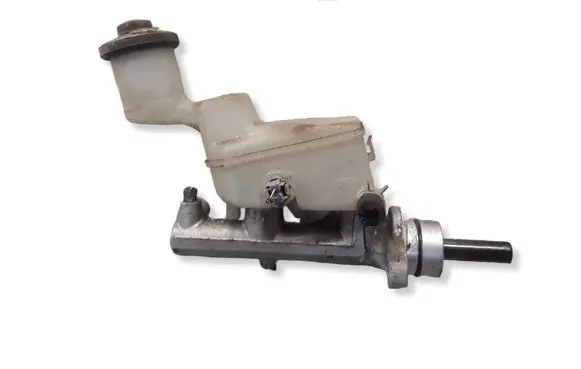 Toyota RAV 4 (XA20) Master brake cylinder