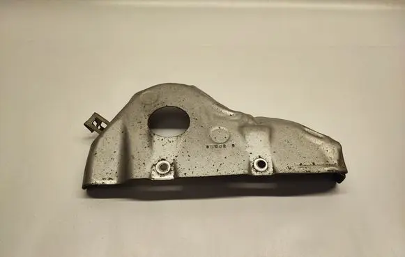 Ford Explorer VI Heat shield in engine bay 8D002