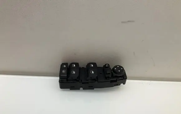 BMW 5 GT F07 Electric window control switch 9179915 ME372200187 09091710000208