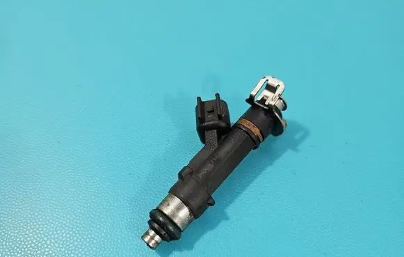 Volvo V70 Fuel injector 0280158105 IMPRK1564976