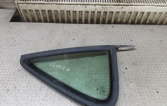 Rear vent window glass