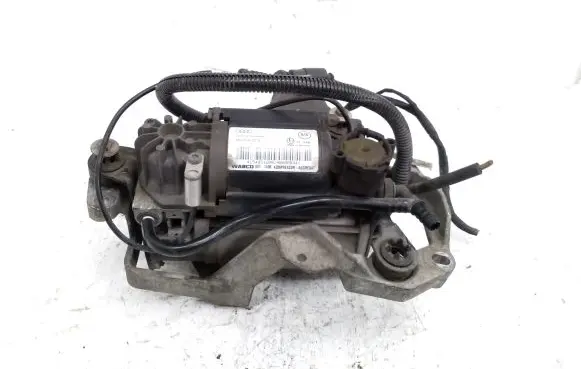 Audi A8 S8 D3 4E Air suspension compressor/pump 4E0616007E