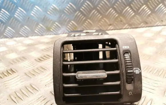 Mercedes-Benz ML W163 Dashboard air vent grill cover trim 1638300154