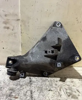 BMW 3 E90 E91 Engine mounting bracket 6760311 22116760311