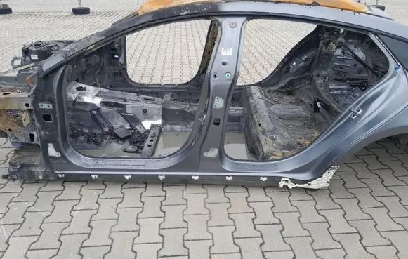 Mercedes-Benz AMG GT R190 C190 Sill