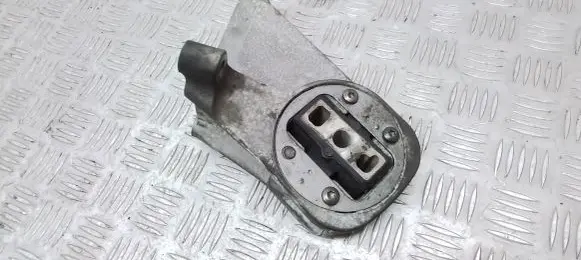 Volvo XC90 Engine mount bracket 30723146