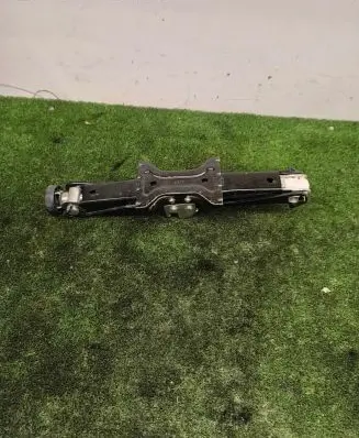 Audi A4 S4 B8 8K Lift Jack 8K0011031C