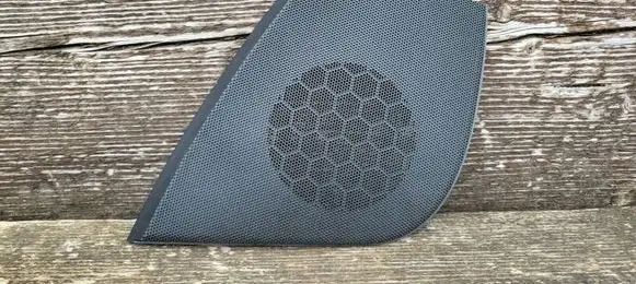 Side speaker trim/cover