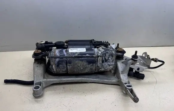 Audi Q7 4L Air suspension compressor/pump 7L8616006B