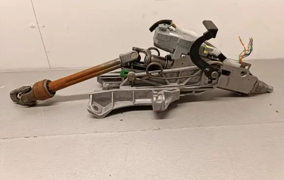 Volvo XC60 Steering wheel axle 1041502617 P31329258 11041502617
