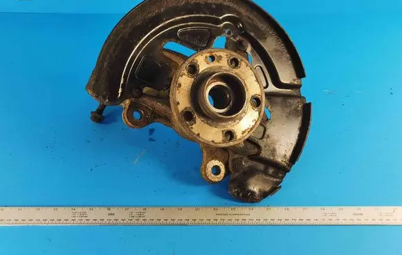 Volvo V70 Front wheel hub spindle knuckle