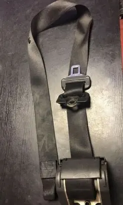 BMW 3 E46 Front seatbelt 7064753