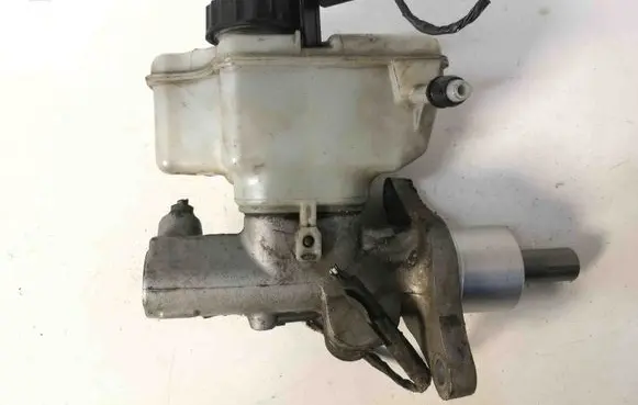 Skoda Octavia Mk2 (1Z) Master brake cylinder 1K1611301C