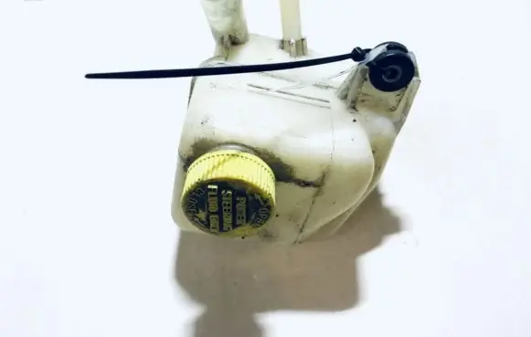 Mazda 323 Power steering fluid tank/reservoir