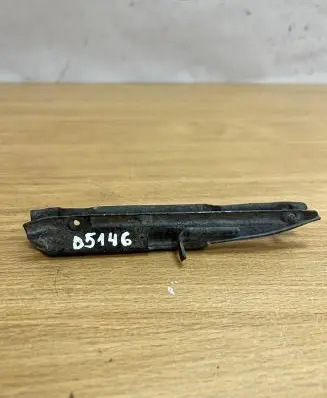 Mercedes-Benz S W221 Fender mounting bracket A2218850814 D5146