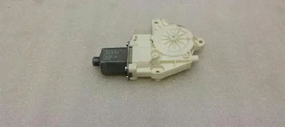 Mercedes-Benz A W176 Front door window regulator motor A2469065100