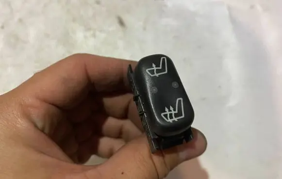 Mercedes-Benz ML W163 Seat heating switch 1638200210 A1638200210