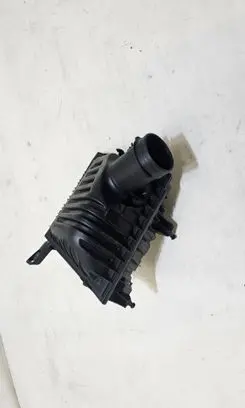 BMW 2 F45 Air filter box 8513916